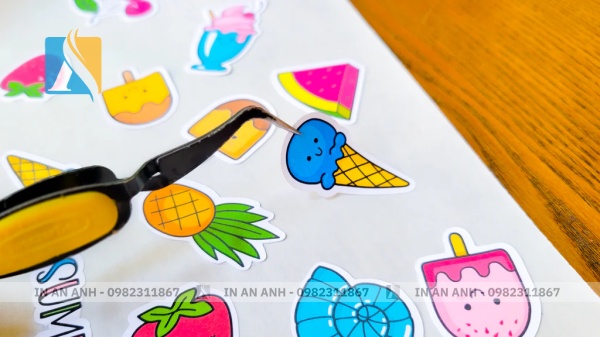 Có thể in thêm lớp bảo vệ hoặc dán thêm lớp keo 2 mặt để bảo vệ sticker