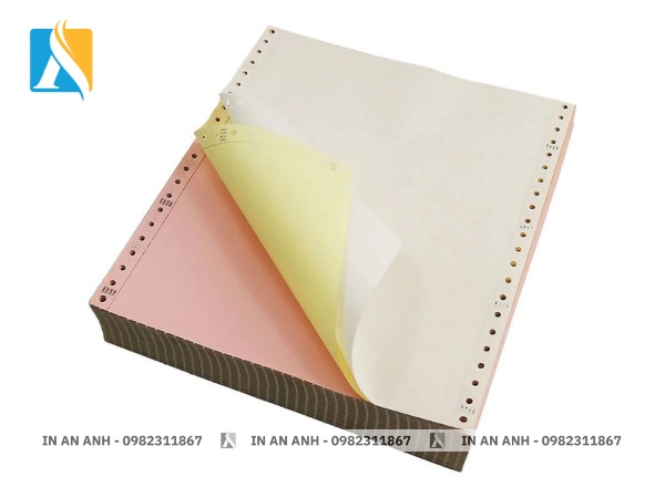 Các tờ này nằm ở giữa bộ giấy được phủ một lớp đất sét hóa học để nhận thuốc nhuộm