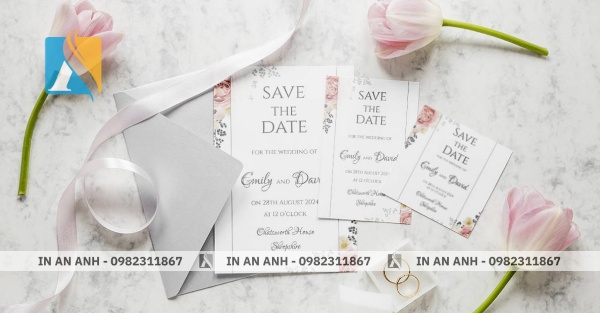 Giấy in thiệp cưới Bristol có độ cứng tốt, không bị cong vênh