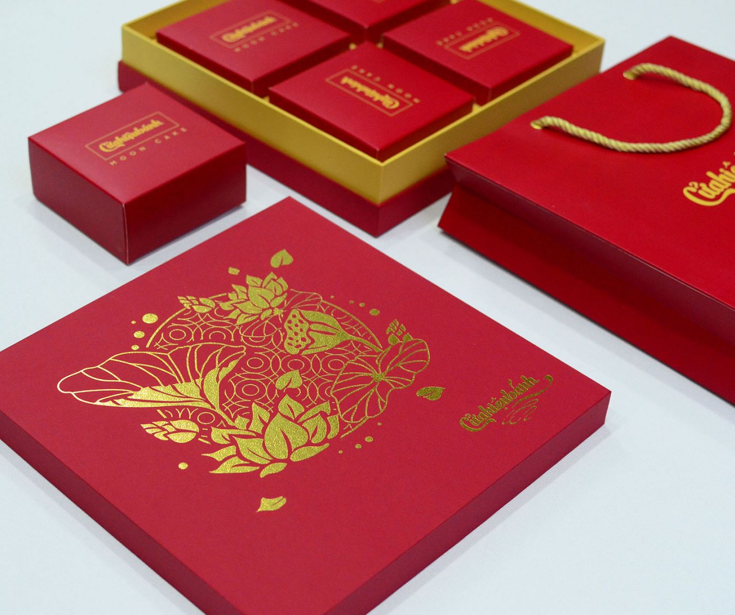 Mẫu hộp đỏ truyền thống 