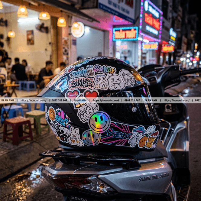 In sticker decal mũ bảo hiểm phản quang