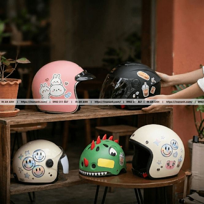 In sticker mũ bảo hiểm phong cách thời trang