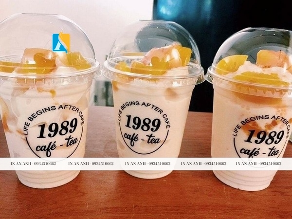 Tem decal trong có cấu tạo từ miếng nhựa tổng hợp mỏng và trong suốt 