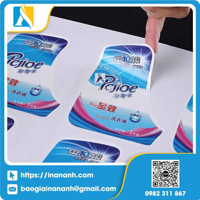 In tem decal nhựa in logo và thông tin sản phẩm nâng tầm thương hiệu đẳng cấp