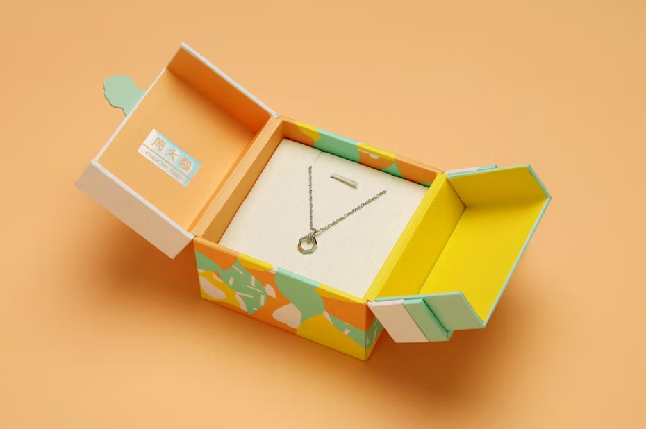 Kết cấu đi một chặng đường dài trong việc truyền đạt cảm giác sang trọng, đặc biệt là trong hộp giấy