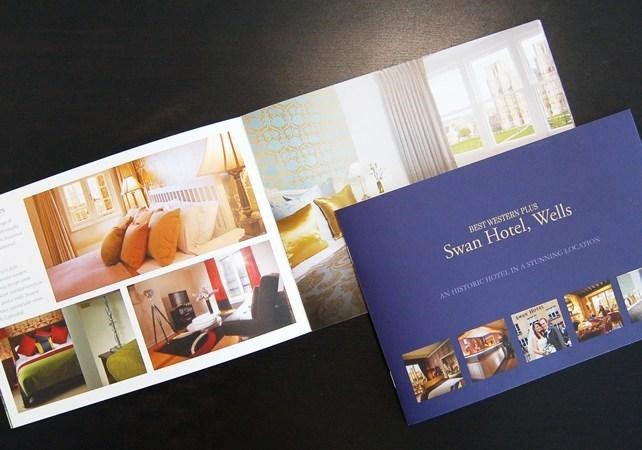 Brochure đẹp theo phong cách hiện đại
