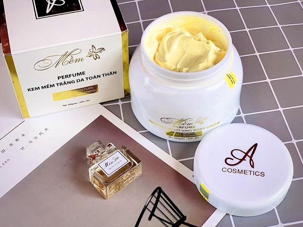 Mẫu hộp kem body đơn giản 
