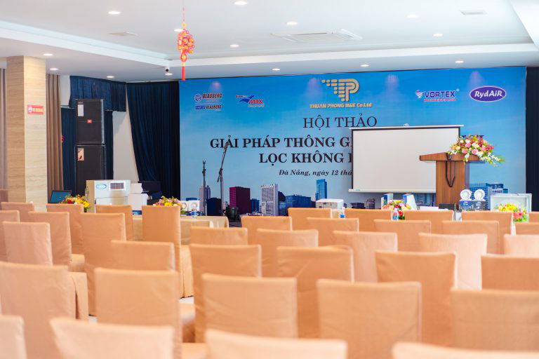 ANH HUY TẠI HỘI THẢO “GIẢI PHÁP THÔNG GIÓ, CẤP KHÍ TƯƠI, LỌC KHÔNG KHÍ” TẠI ĐÀ NẴNG.
