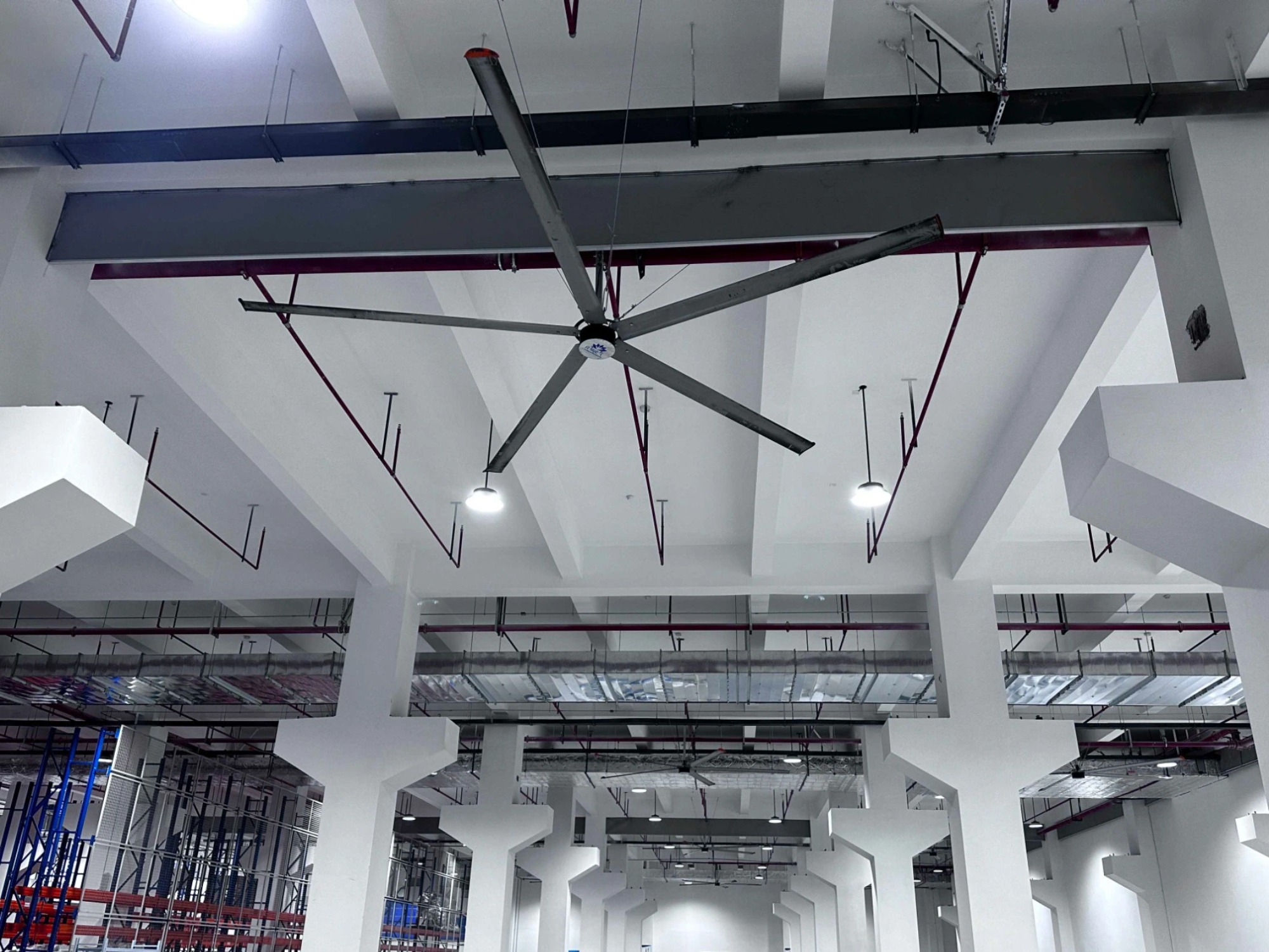 Quạt trần sải cánh rộng, tốc độ chậm, lưu lượng lớn HVLS - 5 cánh