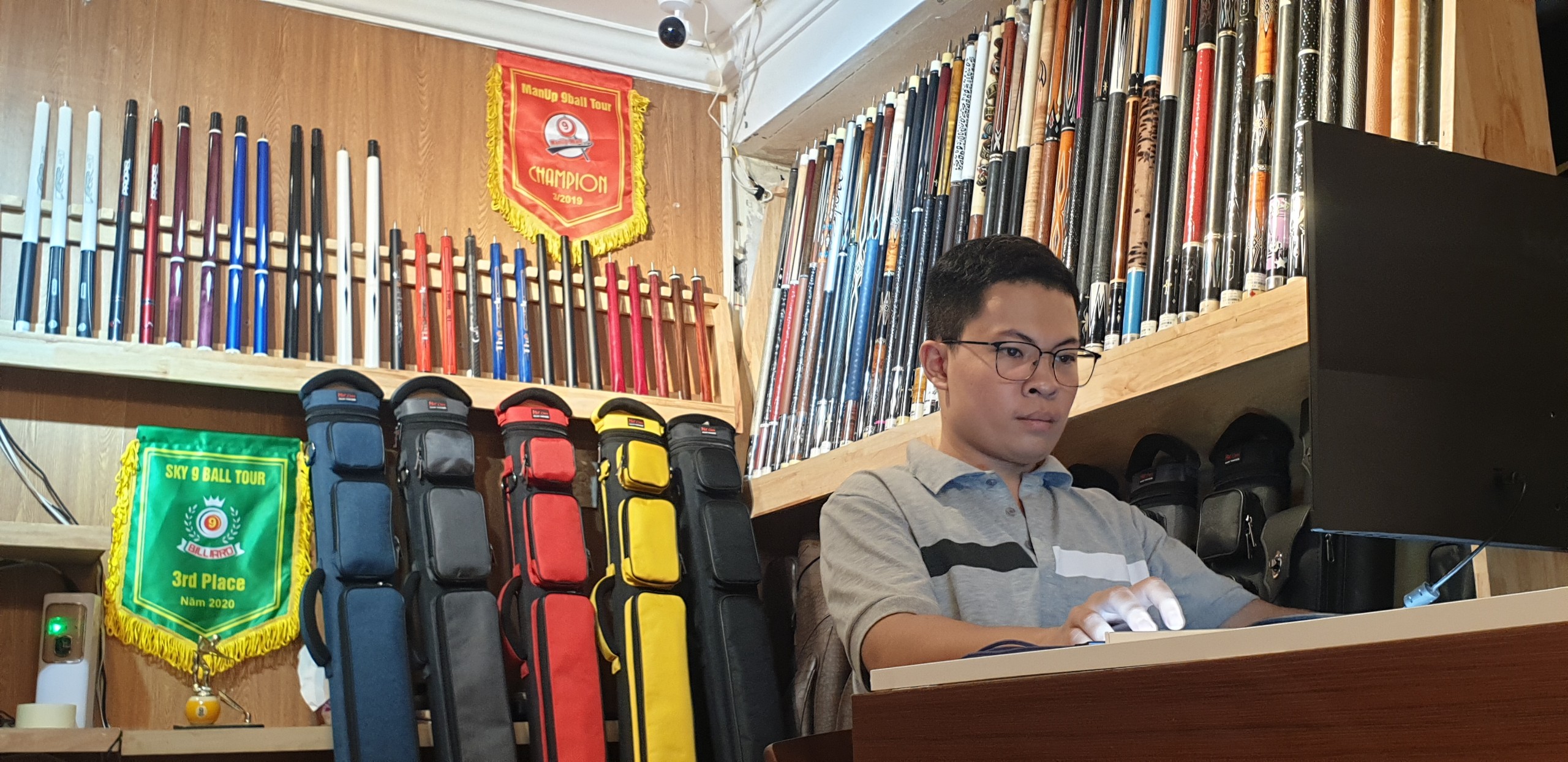 Quán Bi-a Vắng Khách Và Lí Do Thường Mắc Phải. Số 1 về Cơ,Gậy Bi-a ...
