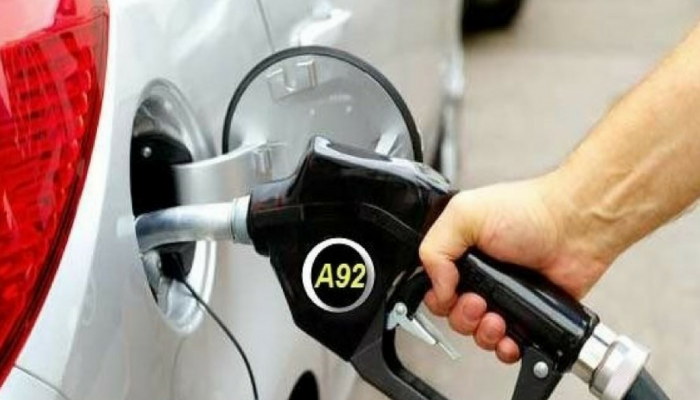 ca-ch-xu-ly-khi-do-nha-m-nhien-lie-u-va-o-xe-o-to