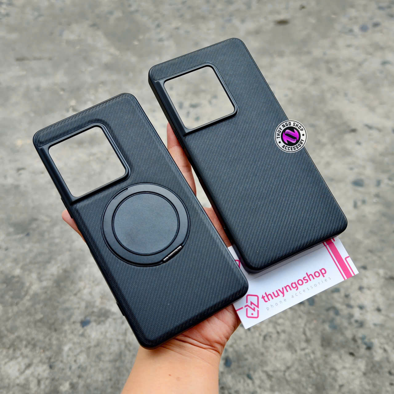 Ốp lưng vân carbon kèm chân đế xoay 360 độ Sony Xperia 1 VIII (8)