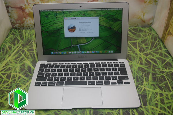 Macbook Air 11.6 inch 2015 MJVM2 Core i5-5250U 120GB 8GB RAM 1.6GHz - Like new
