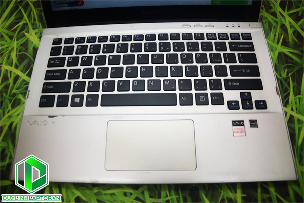 Laptop Sony Vaio SVT13 (Core i5 3317U, RAM 4GB, HDD 500GB + SSD 24GB, Intel HD Graphics 4000, 13.3 i