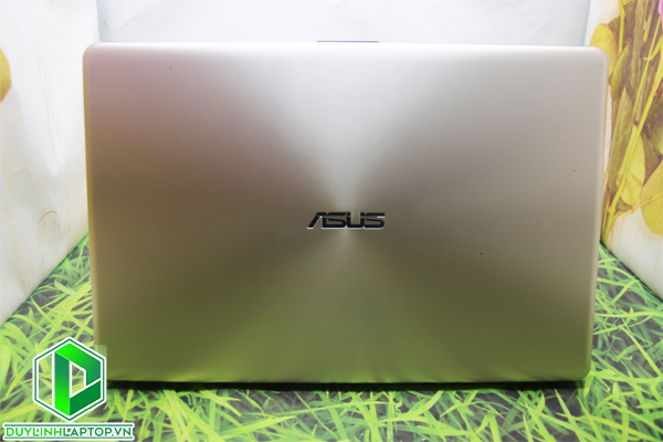 ASUS Vivobook X542U I5 8250 Ram 4Gb HDD 1TB NVIDIA Gefore 940MX