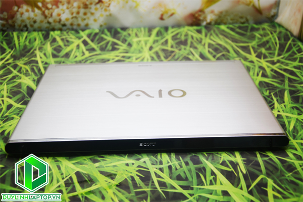 Laptop Sony Vaio SVT13 (Core i5 3317U, RAM 4GB, HDD 500GB + SSD 24GB, Intel HD Graphics 4000, 13.3 i