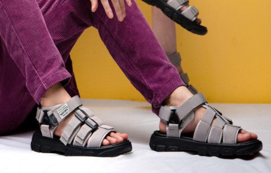 Cách chọn màu sắc khi mua sandal nam nhất định phải biết