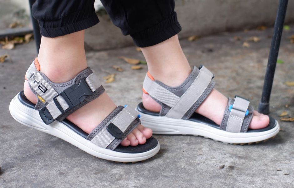 Mách bạn chọn sandal nam theo 4 phong cách ăn mặc