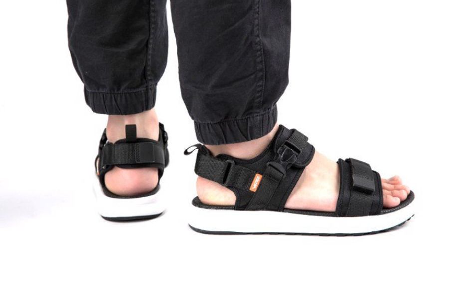 Bỏ túi cách mix sandal nam với các món đồ phụ kiện