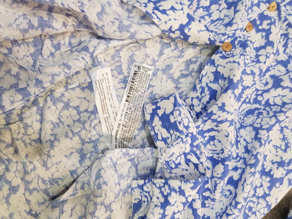 Váy xanh hoa ZARA khoét eo (cắt tag)