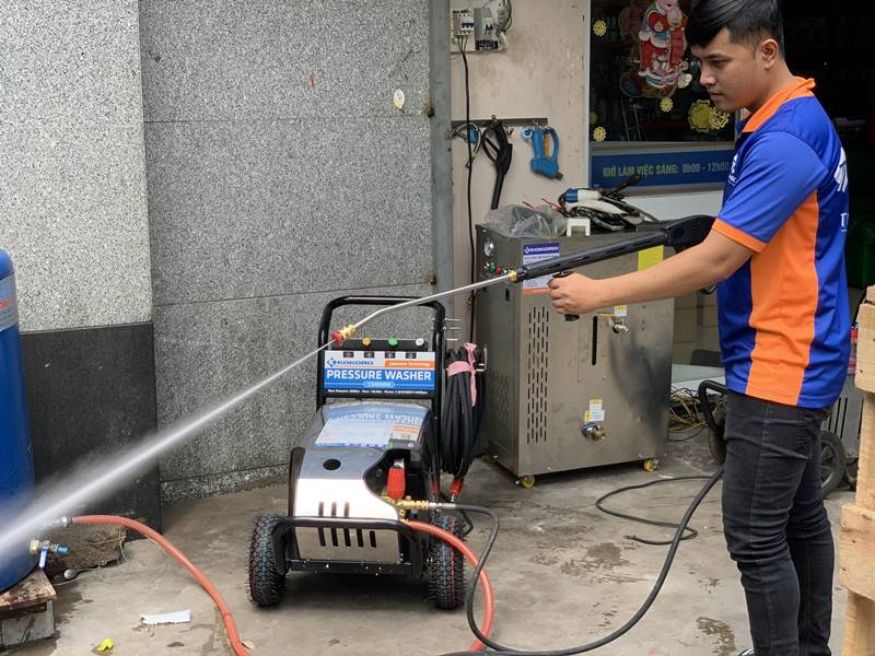 Máy rửa xe cao áp – thiết bị giúp thu lợi nhuận khủng ngày Tết