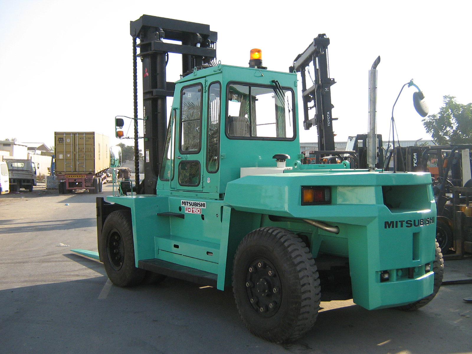 Những quy định về an toàn bạn cần biết khi sử dụng xe nâng hàng
