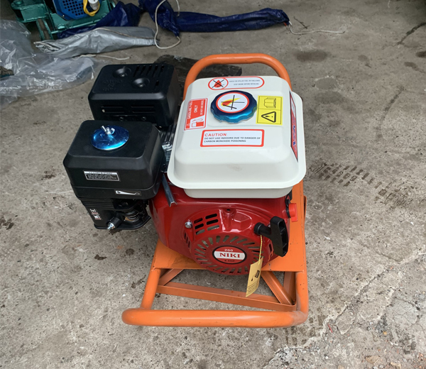 Đầm Dùi Chạy Xăng Niki GX200