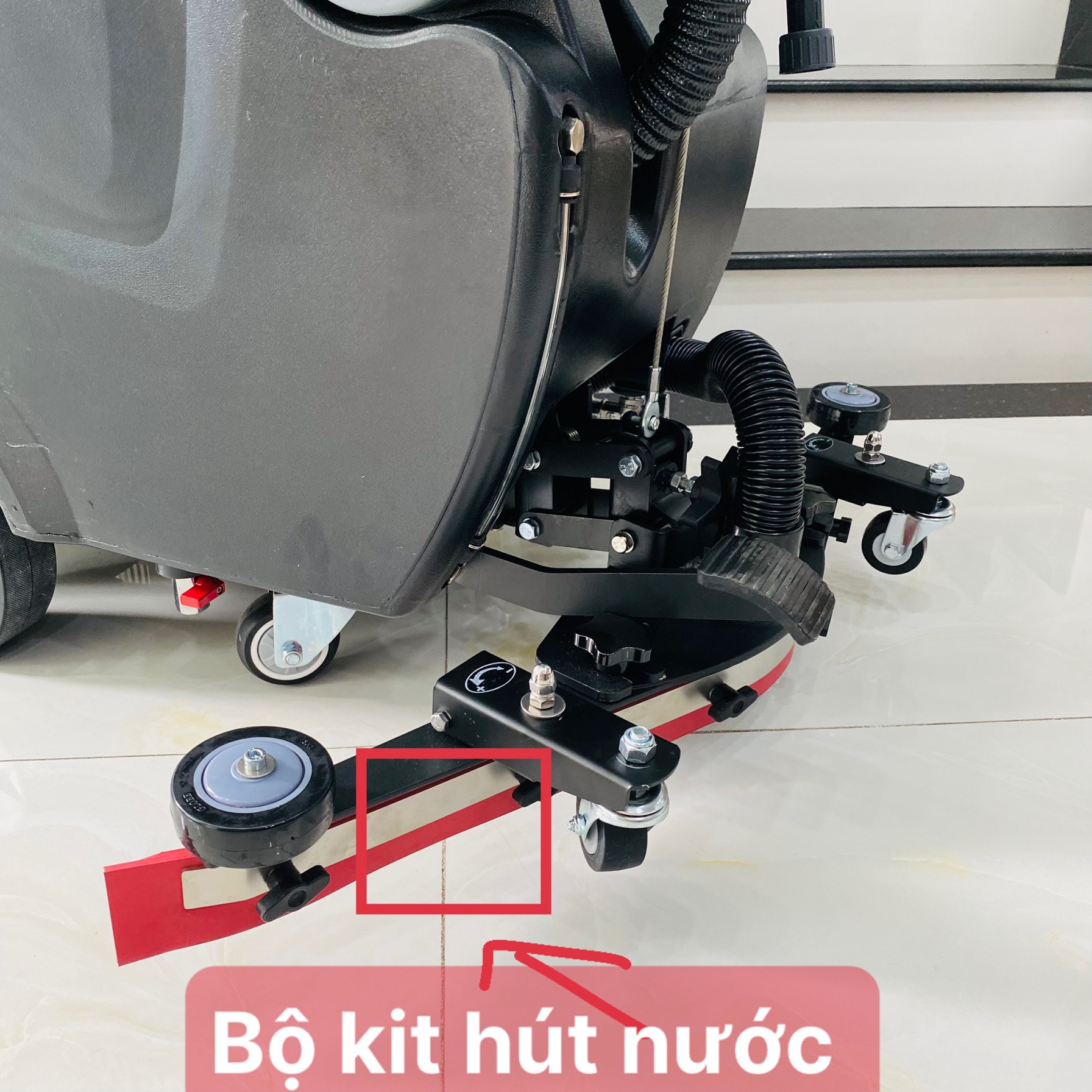 Hệ thống hút nước của máy chà sàn