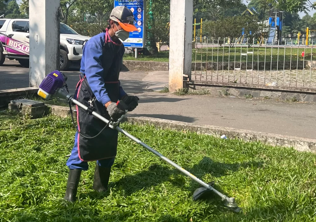 khởi động máy