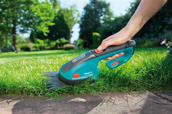 máy cắt cỏ mini