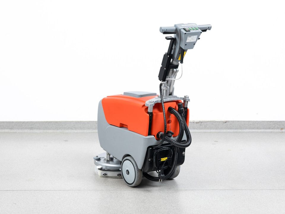 Máy chà sàn liên hợp Hako Scrubmaster B12
