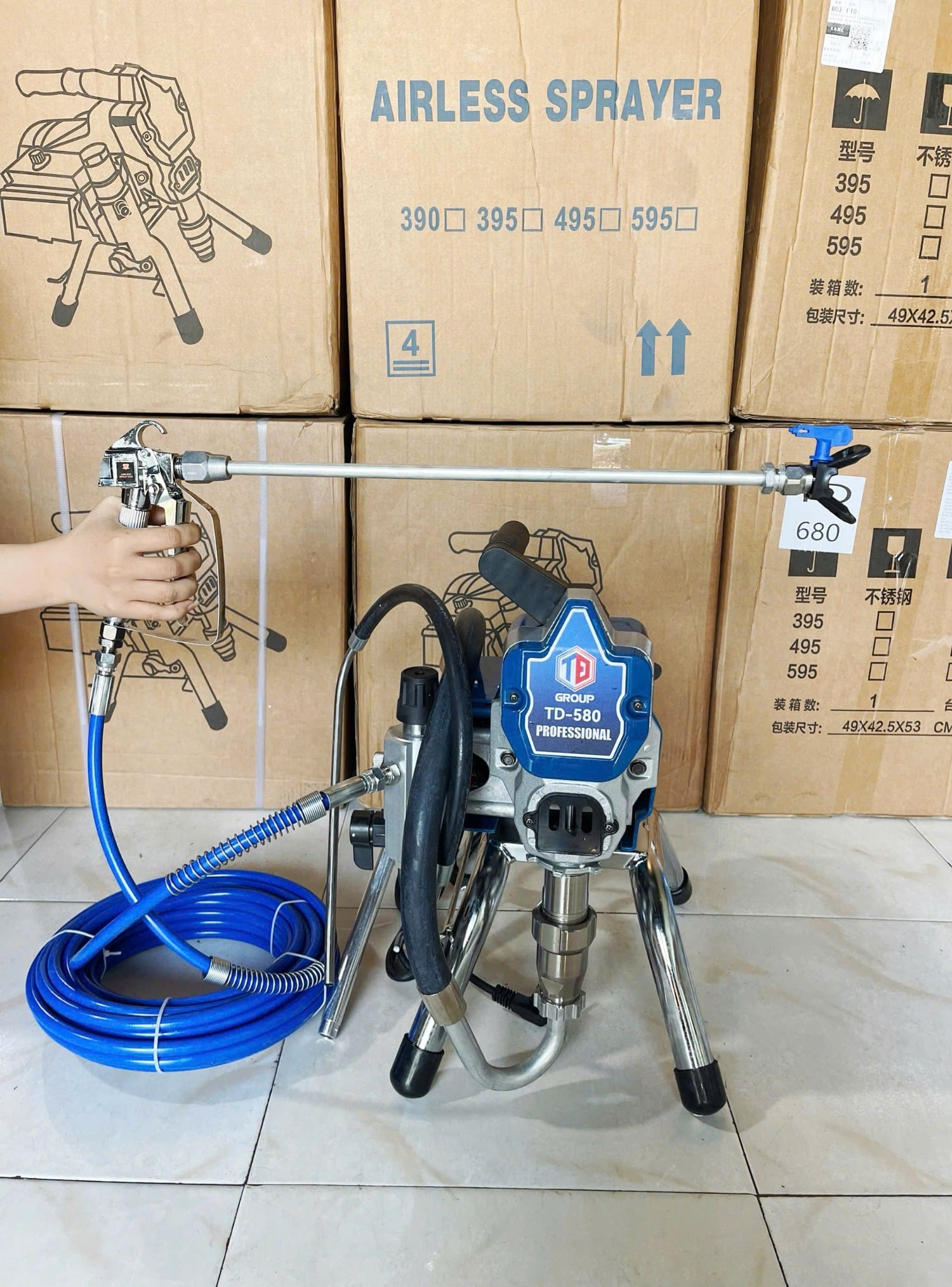 Máy phun sơn piston công suất trung bình