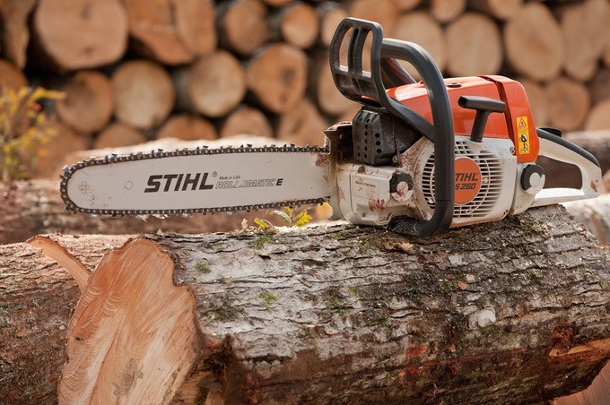 Mẹo sử dụng máy cưa xích an toàn và hiệu quả