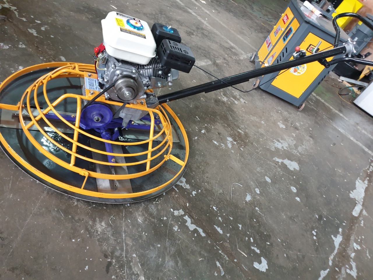 Nguyên lý hoạt động của máy xoa nền bê tông