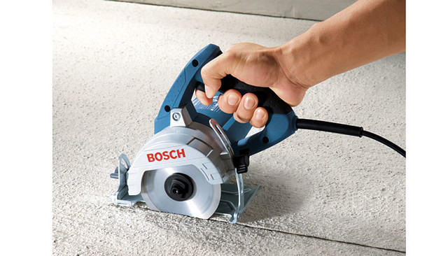 Nhược điểm của máy cắt bê tông cầm tay