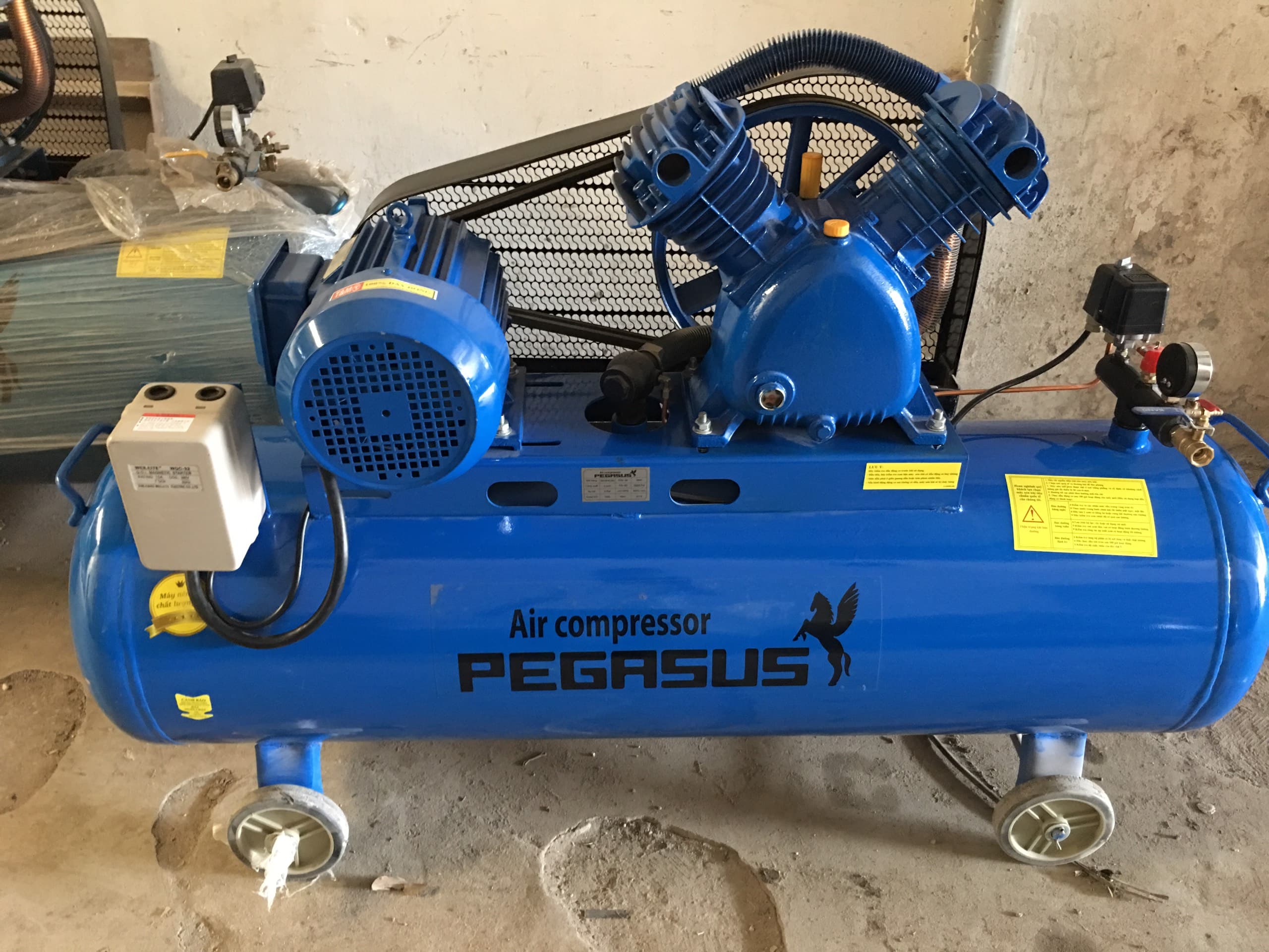 Máy Nén Khí Dây Đai Pegasus 5.5HP TM-V-0.6/8-230L