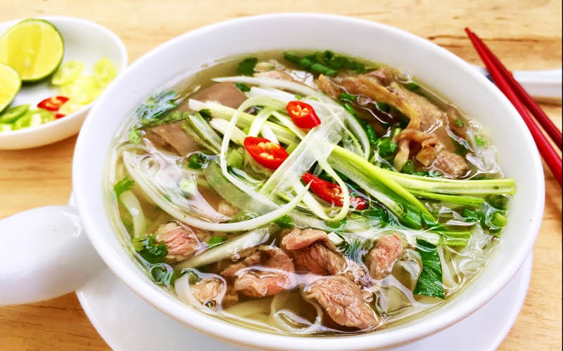 nấu phở từ nồi nấu công nghiệp