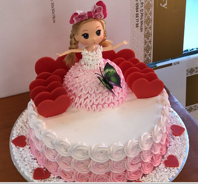 Bạn muốn chiếc bánh sinh nhật cho con gái của mình trở nên đặc biệt và thật đẹp mắt? Chúng tôi có những mẫu bánh sinh nhật đẹp con gái đến từ các chuyên gia lành nghề. Hãy cùng xem hình ảnh để có thêm ý tưởng cho bữa tiệc sinh nhật của con gái bạn.