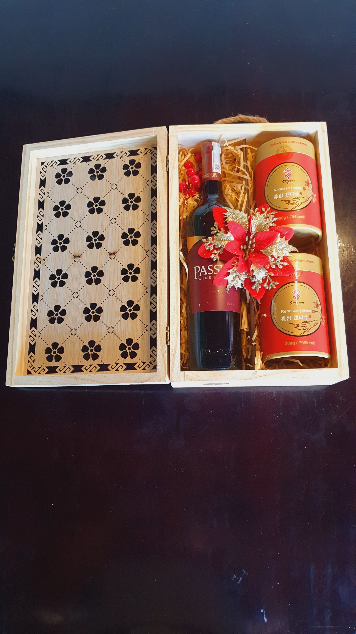 Hộp quà tặng tết Phúc An Khang gỗ đẳng cấp với các sản phẩm cao cấp giỏ quà xách sang trọng