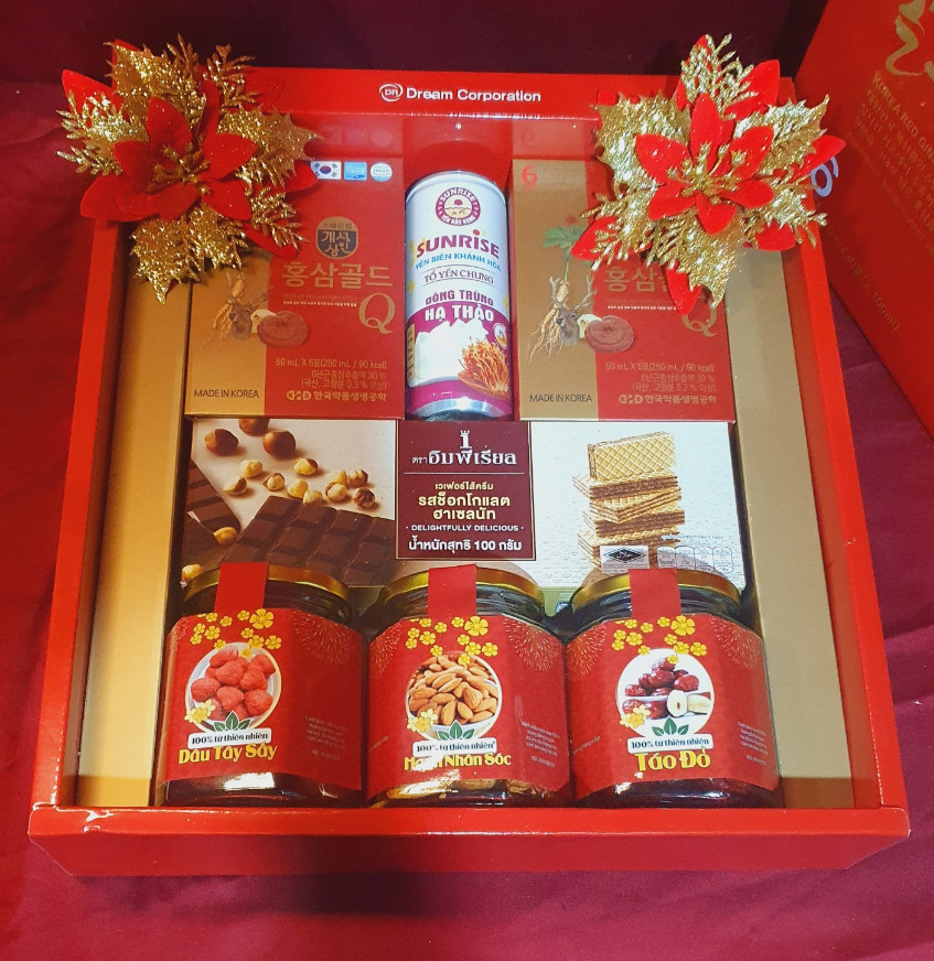 T120 2 Sâm Q Plus, Yến chưng, Bánh Imperial Thái, 3 Hũ hạt trái cây sấy