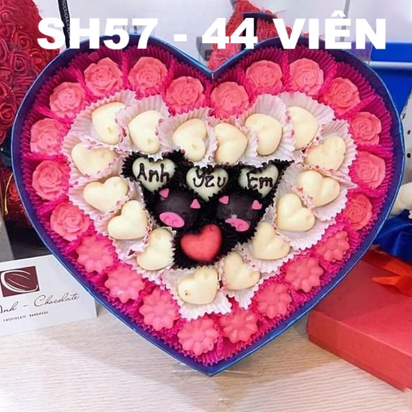 [SH0157] Hộp socola valentine trái tim hồng trắng xinh 44v (có thể thay chữ)
