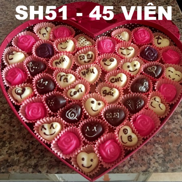 [SH0151] Hộp socola valentine trắng hồng đen ngọt ngào 45v (có thể thay chữ)