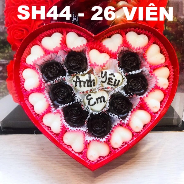[SH0144] Hộp socola valentine viền trắng đen anh yêu em 26v (có thể đổi chữ)