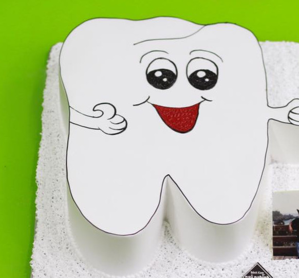 BAK2193 Bánh kem chiếc răng sứ ấn tượng