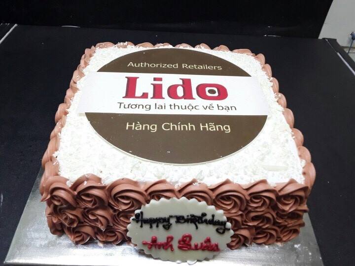 Bánh kem mắt kính LIDO tặng khách hàng