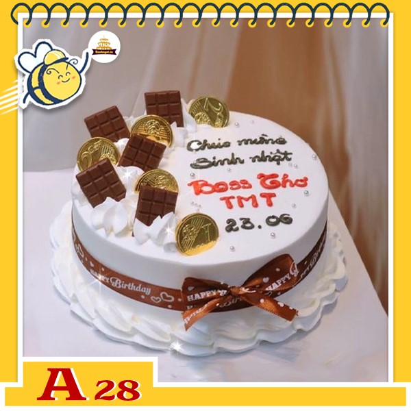 Bánh kem sinh nhật đơn giản A28 nền màu trắng gắn xu tiền và socola thắt nơ nâu đẹp tinh khôi