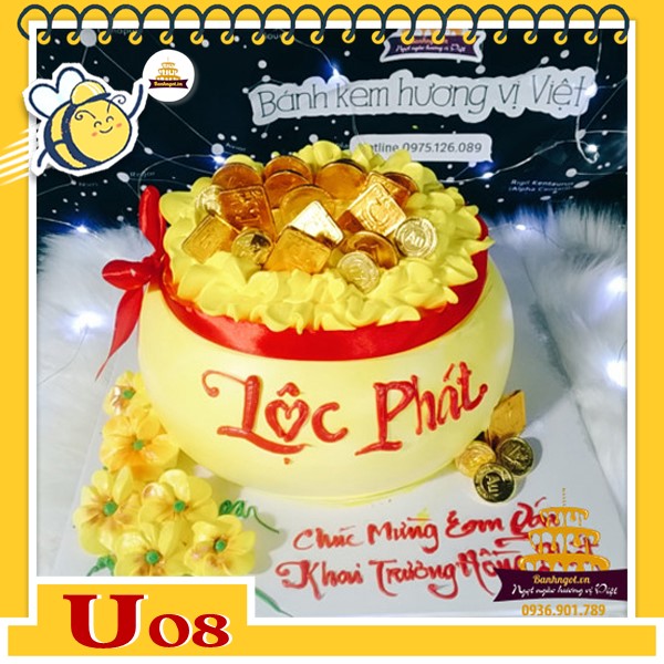 Bánh kem hũ vàng tiền đô U08 màu vàng nơ đỏ cùng những đóa hoa vàng may mắn