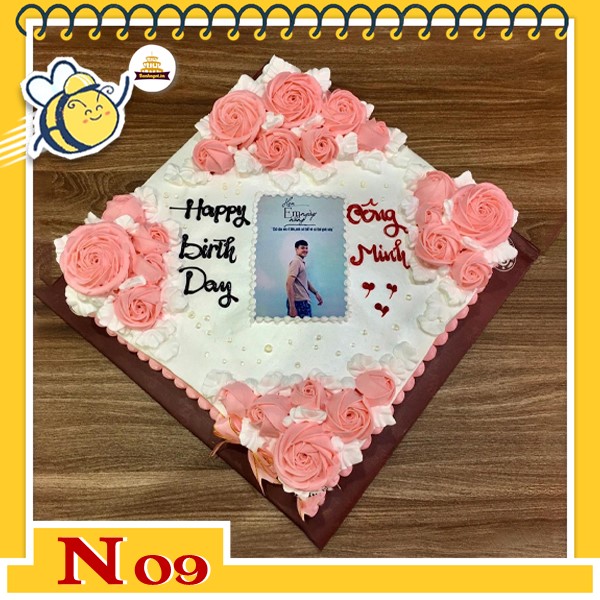 Bánh kem in ảnh N09 khuôn vuông nhiều hoa kem màu hồng ở 4 góc in ảnh ở giữa cực nổi