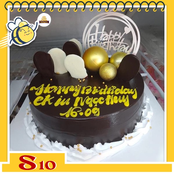 Bánh kem socola S10 phủ toàn bánh trang trí phụ kiện socola và khung sinh nhật đẹp