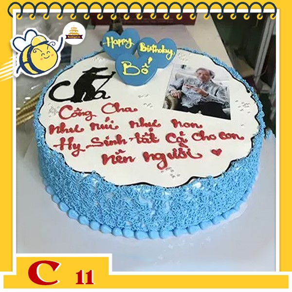 Bánh kem tặng cha C11 viền xanh nền trắng cắm 3 trái tim socola và in bức ảnh đẹp của bố lên mặt bánh